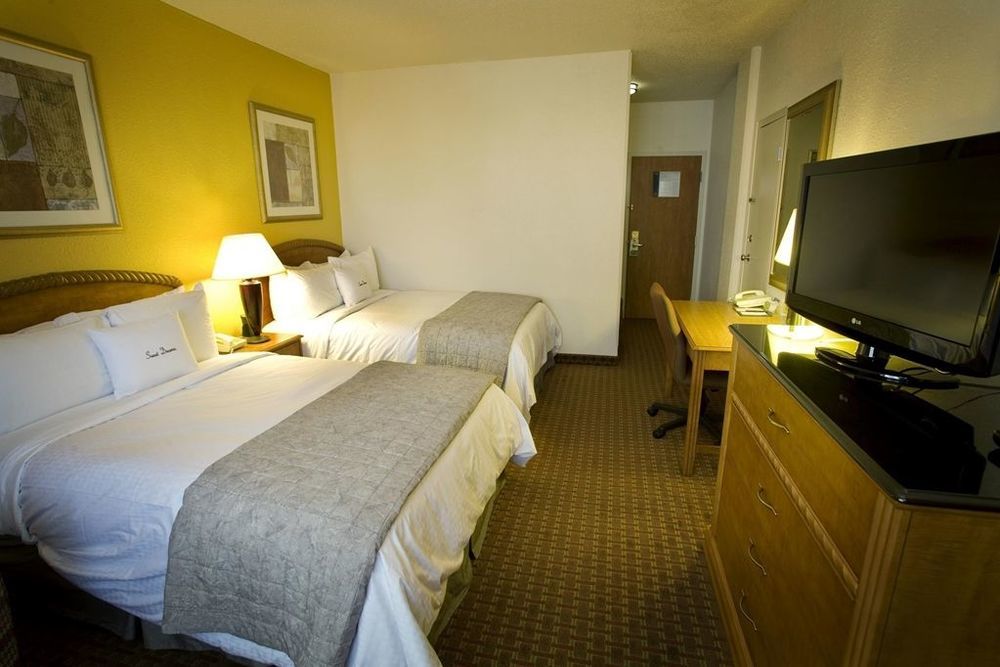 Hotel Doubletree By Hilton Milwaukee Downtown Habitación foto
