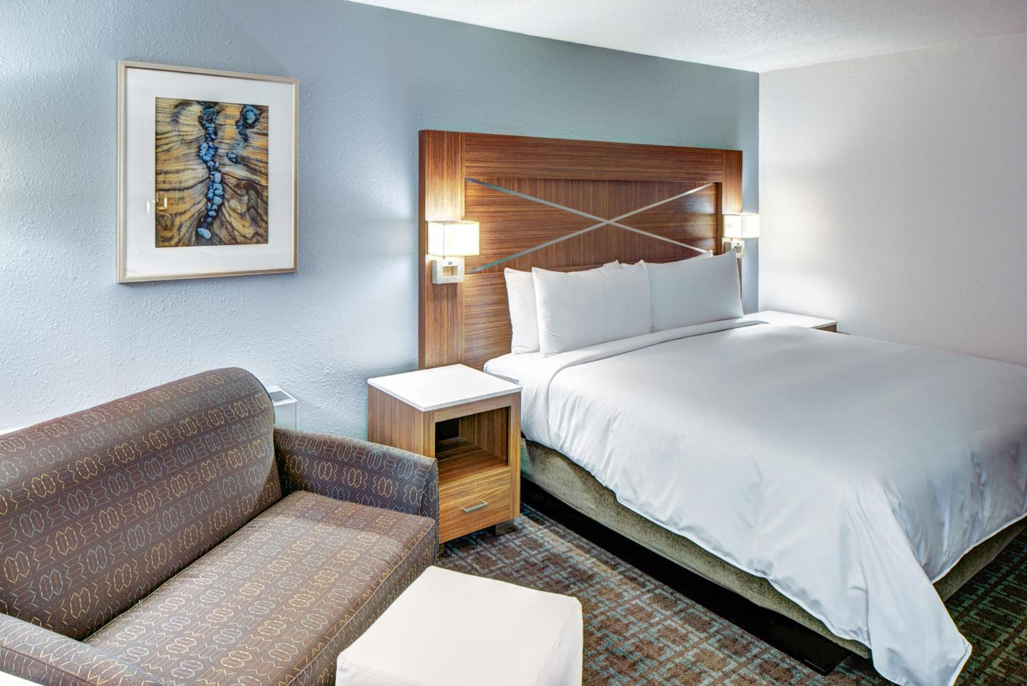 Hotel Doubletree By Hilton Milwaukee Downtown Exterior foto