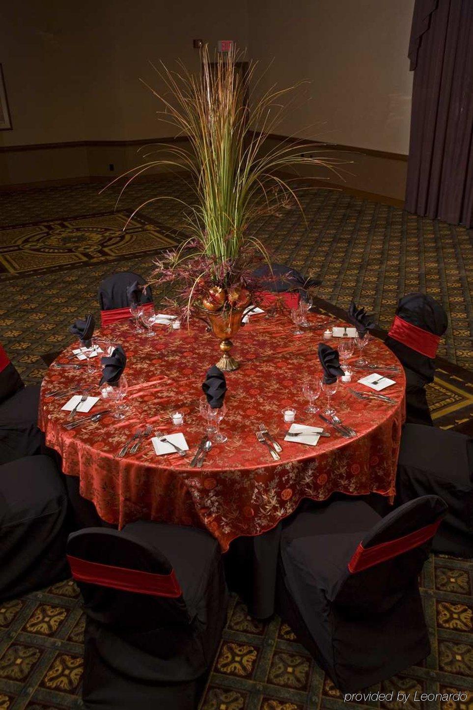 Hotel Doubletree By Hilton Milwaukee Downtown Restaurante foto